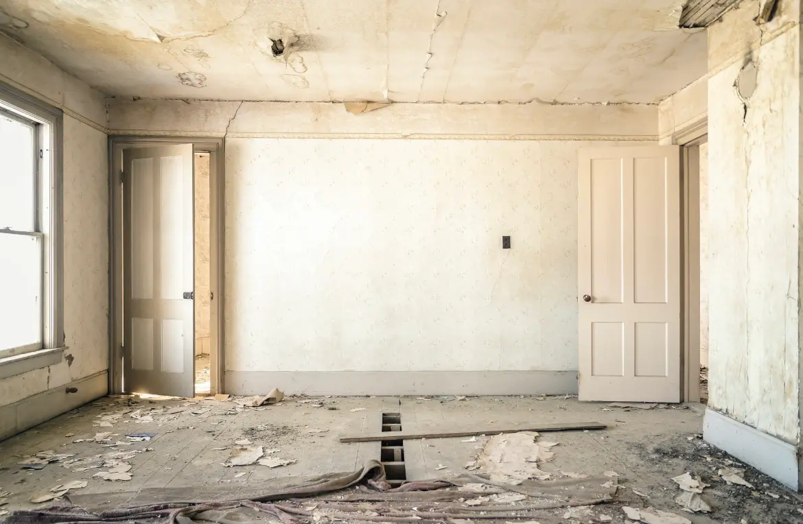 Waste disposal crew managing a cleanout project in Sauk Centre